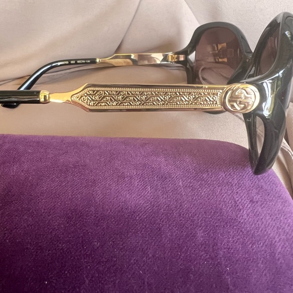 GUCCI OVERSIZED SUNGLASSES - Picture 15 of 15